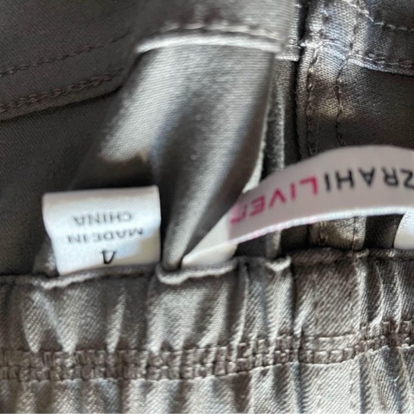 3 pair of Isaac Mizrahi Capri Pants size 4 - 2 navy and 1 gray - Picture 6 of 6